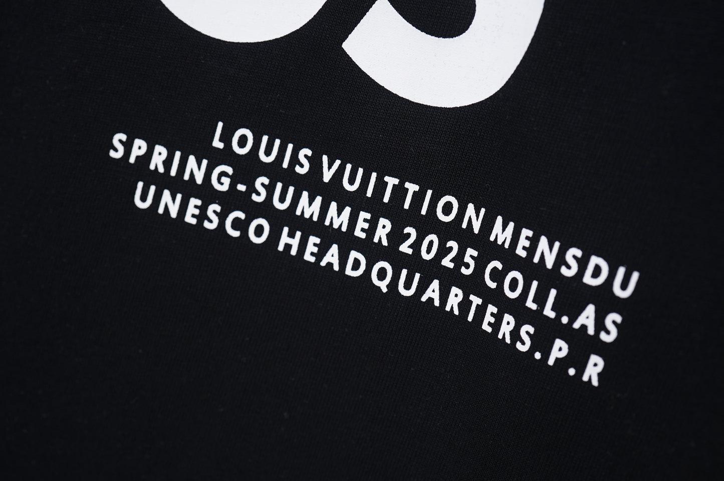 145NE70UDE Stylish T-shirt