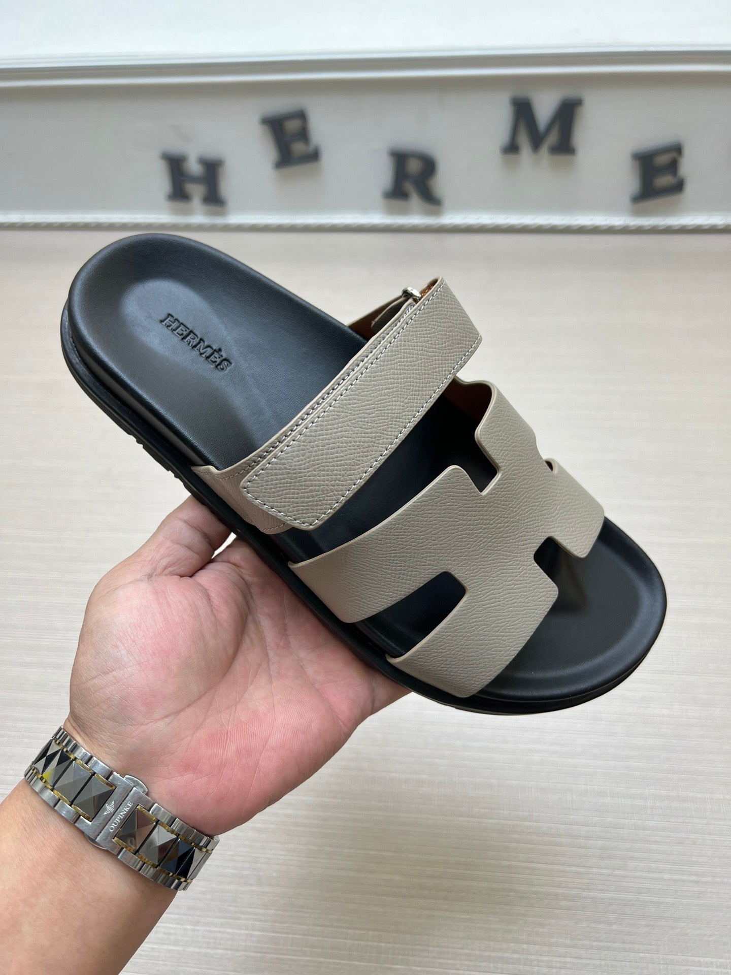 54H1ZDE Stylish slippers