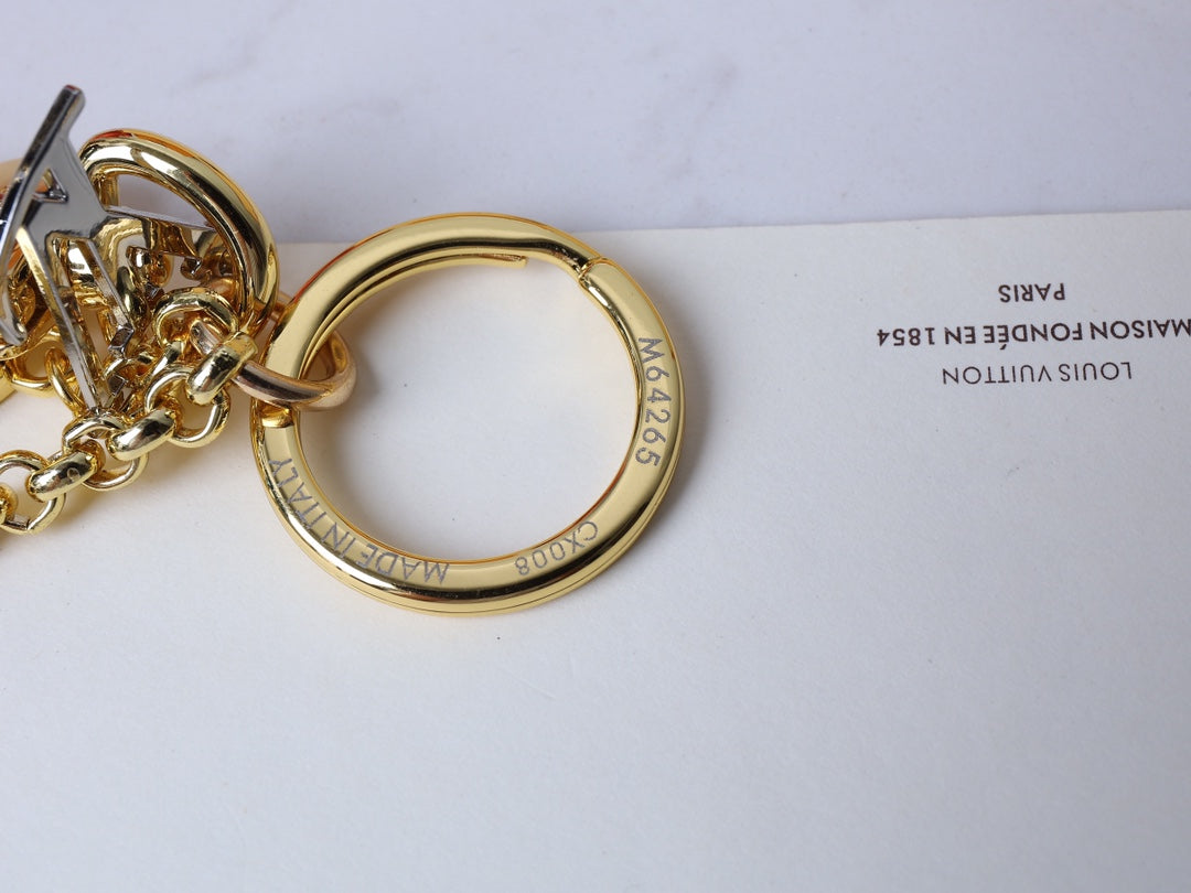 1E6ADE Stylish Keychains
