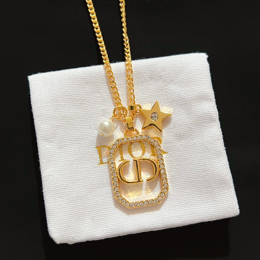 15ND8XDE Stylish Necklaces