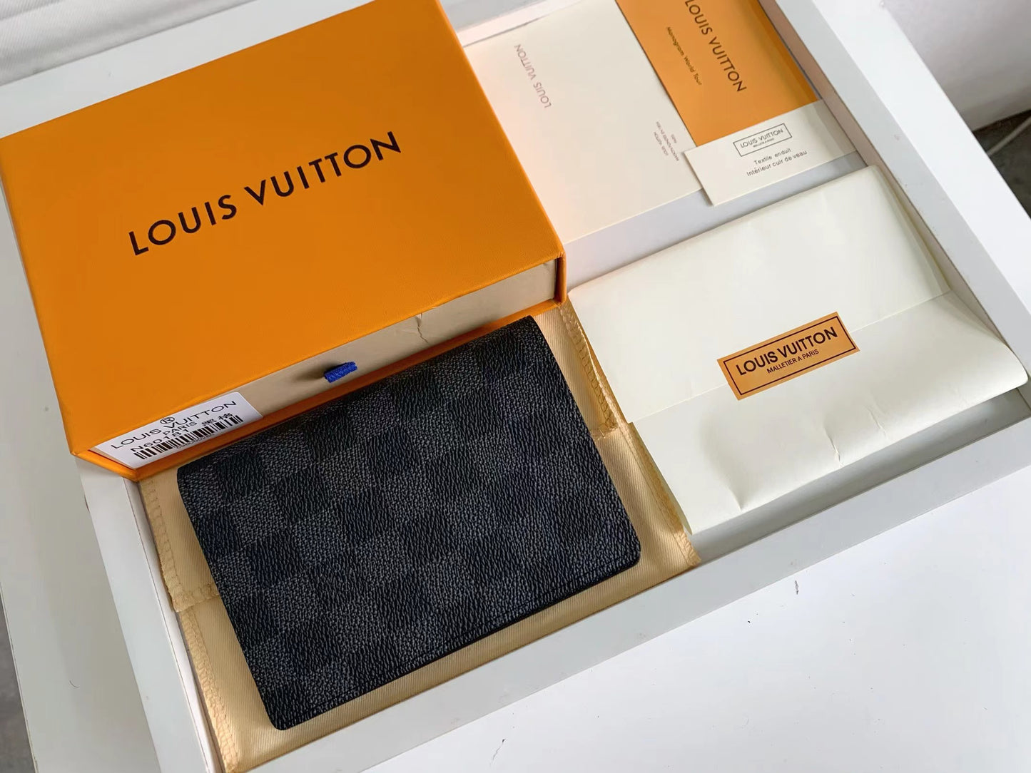 AE300BDE Stylish leather wallets