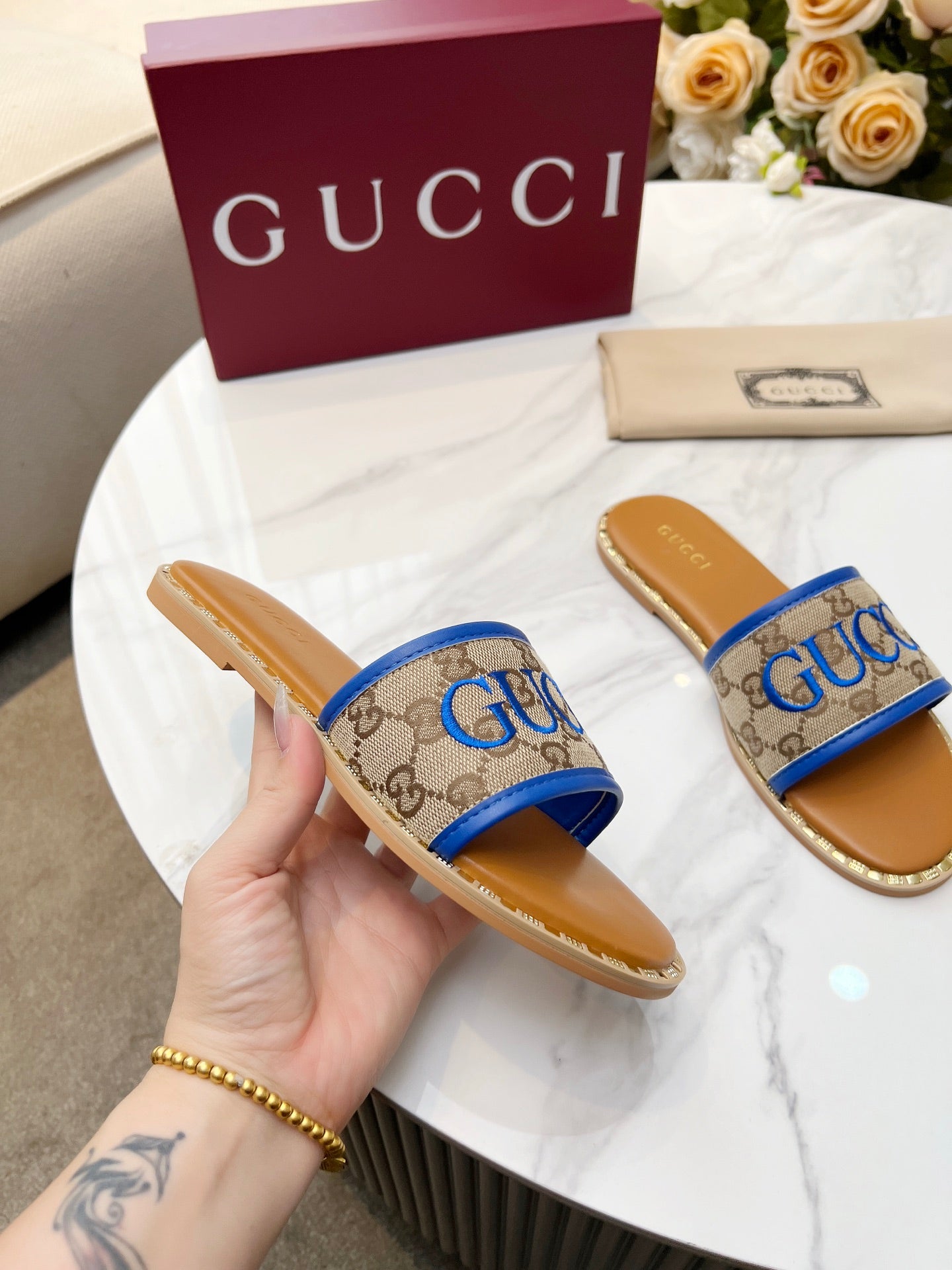 255QB29ZDE Stylish leather Slippers