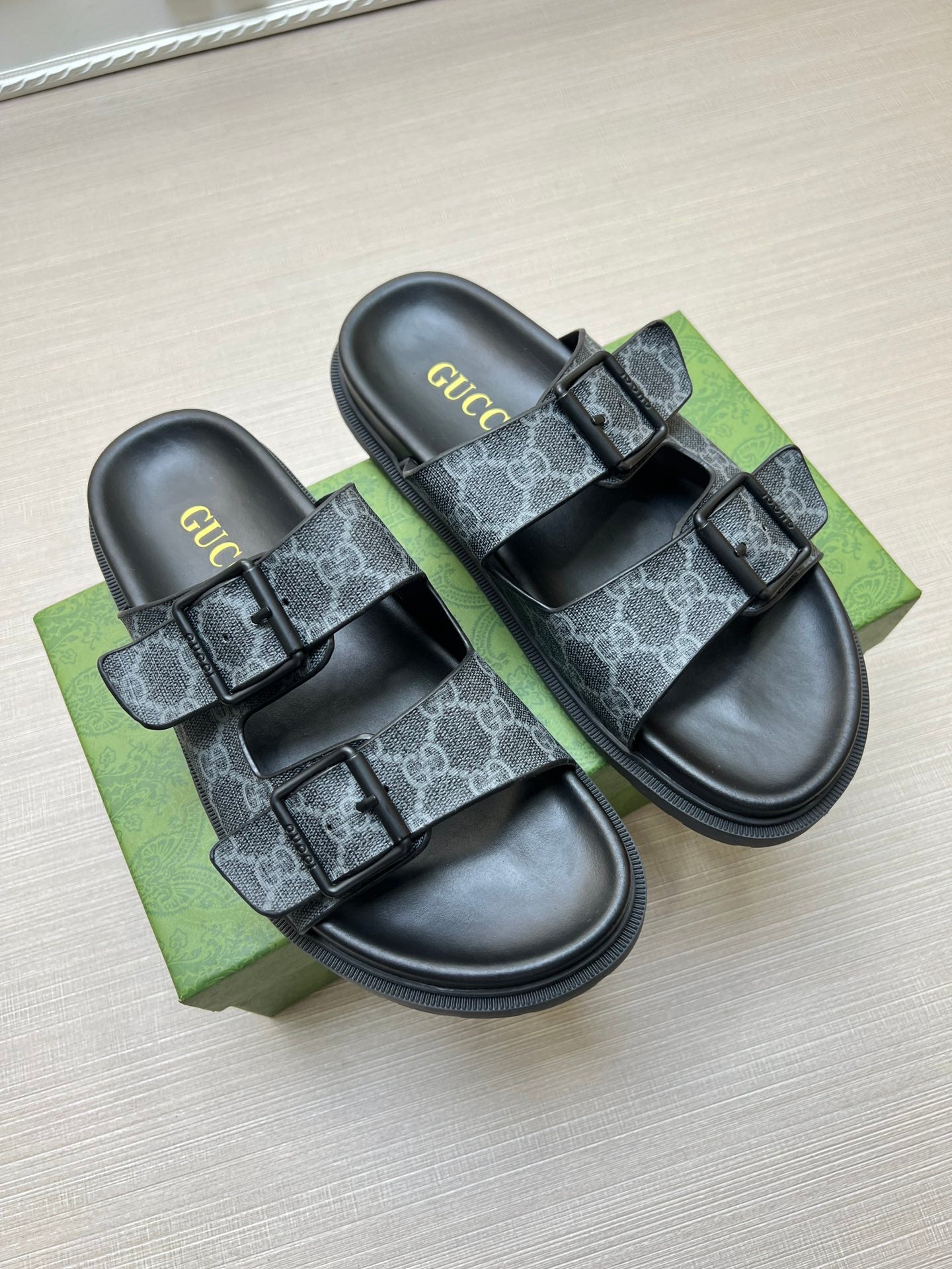 54B92ZDE Stylish slippers