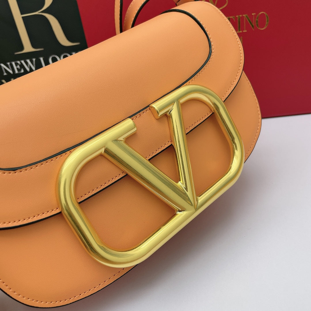 5A45BDE Stylish leather bag
