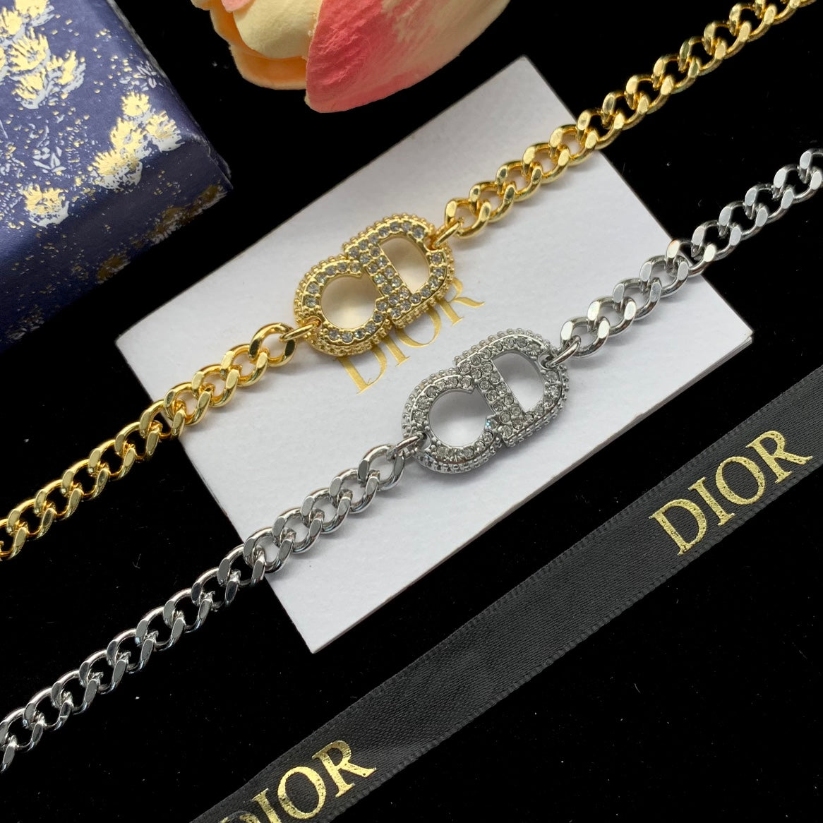 1ND45KDE Stylish bracelet