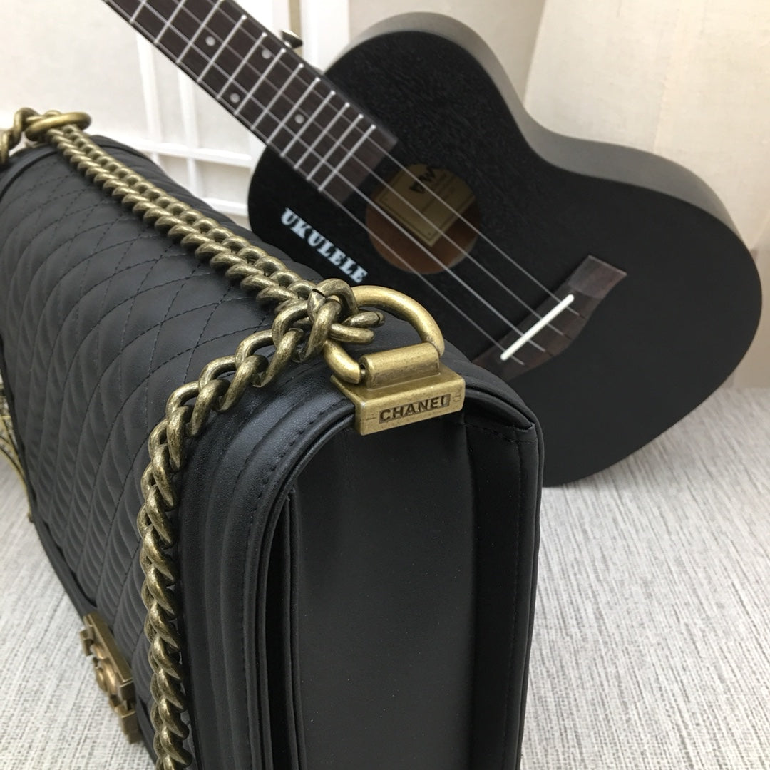5C60BDE Stylish leather bag