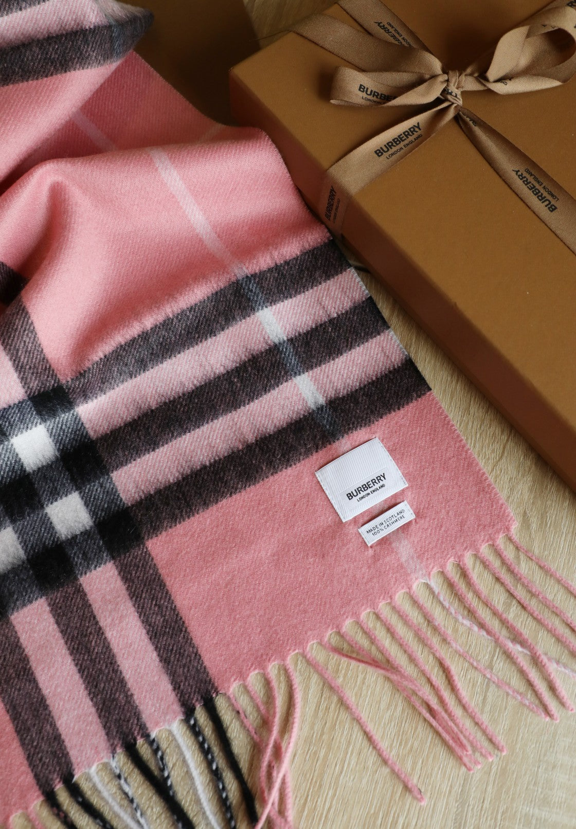 185ZR2WDE Stylish Winter Scarves