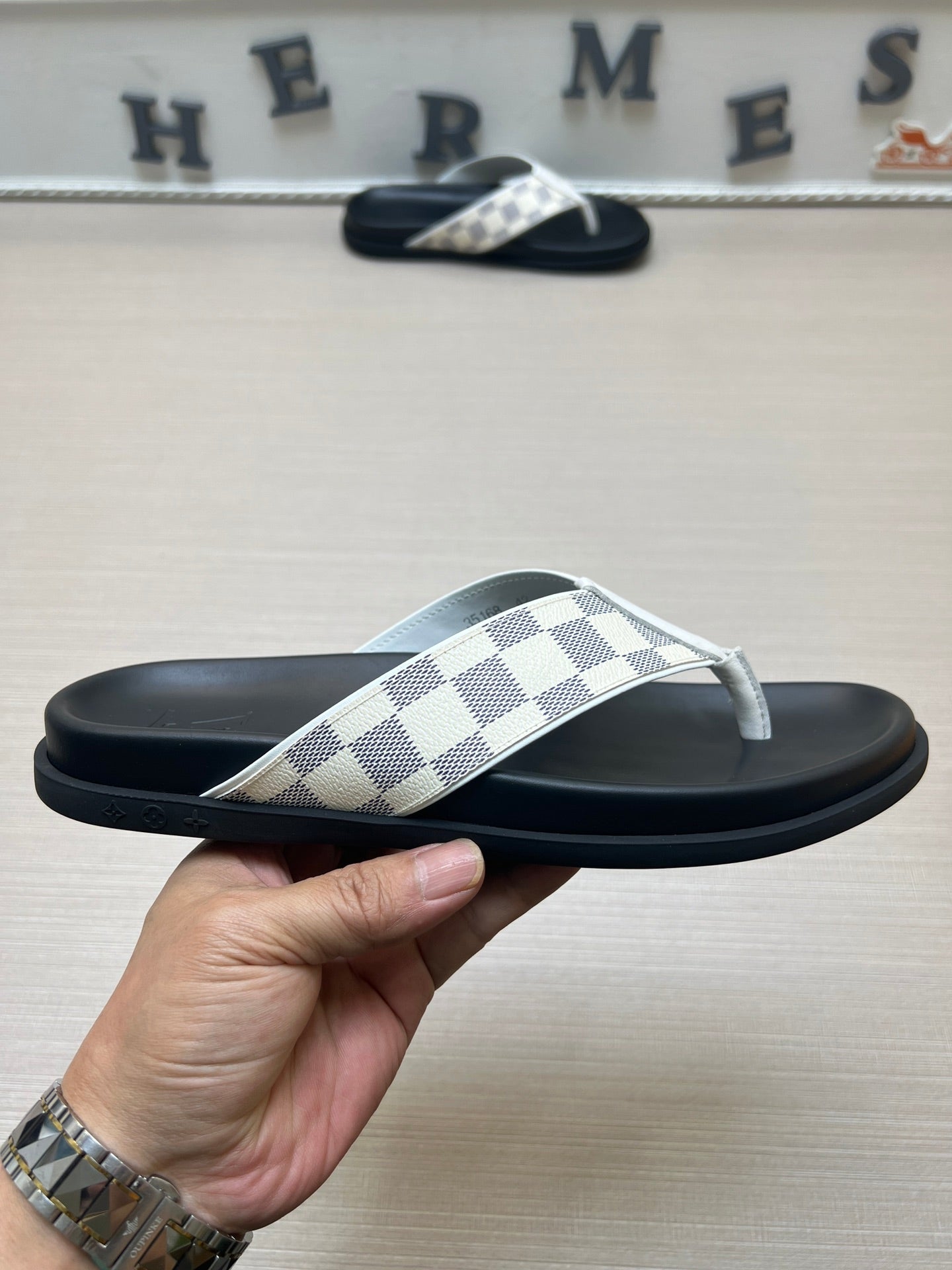 54E61ZDE Stylish slippers