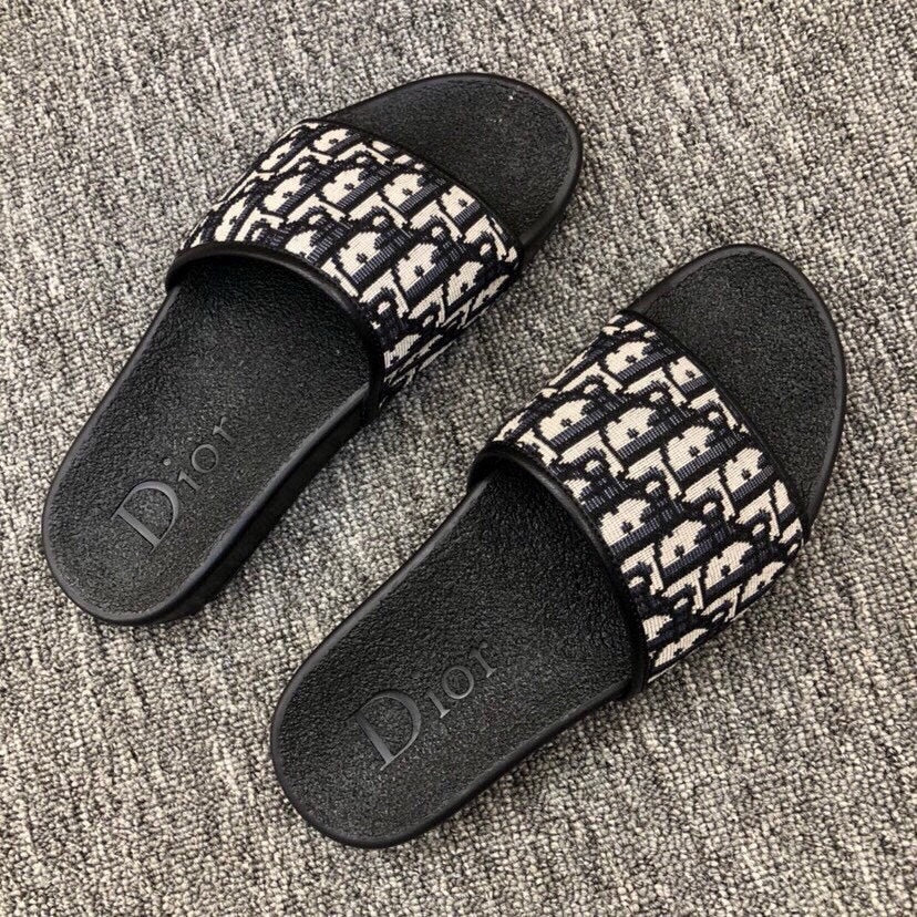 54D50ZDE Stylish slippers