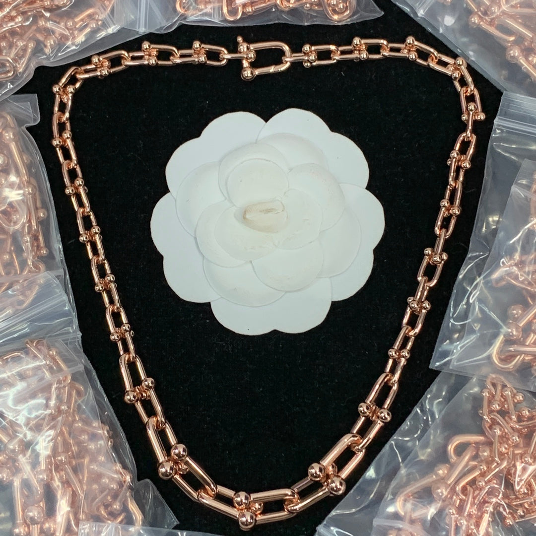 8XT30XDE Stylish Earring Bracelets Necklaces