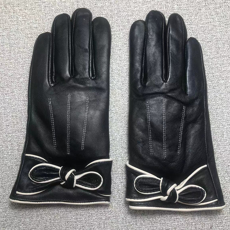 24C76SDE Stylish gloves