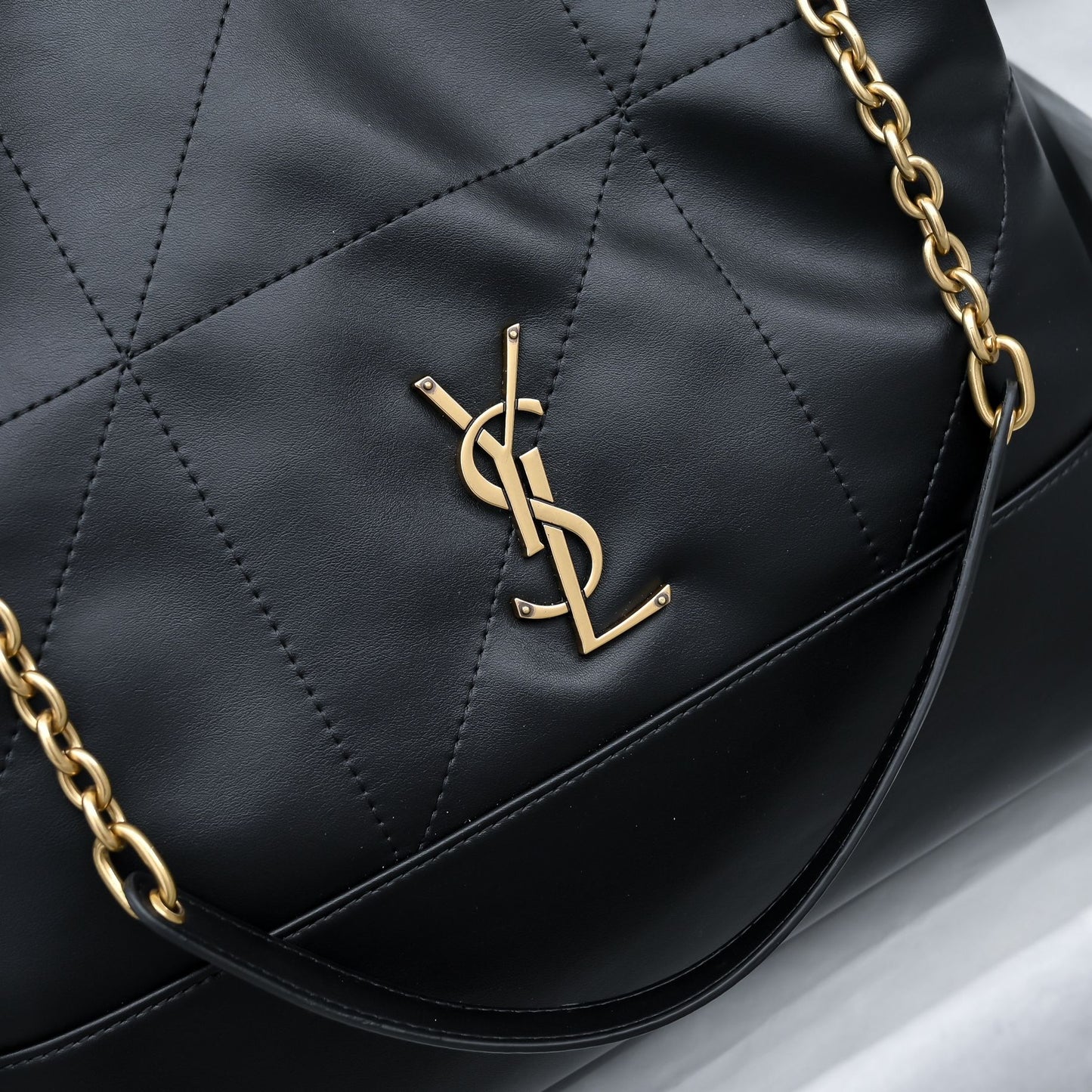 15RSL38BDE Stylish leather bag