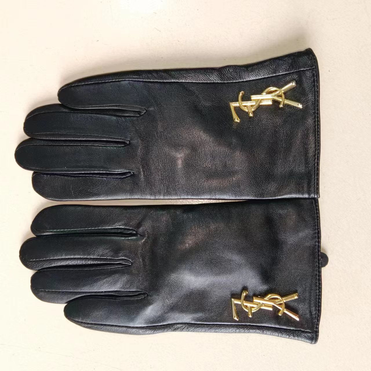 24SL85SDE Stylish gloves