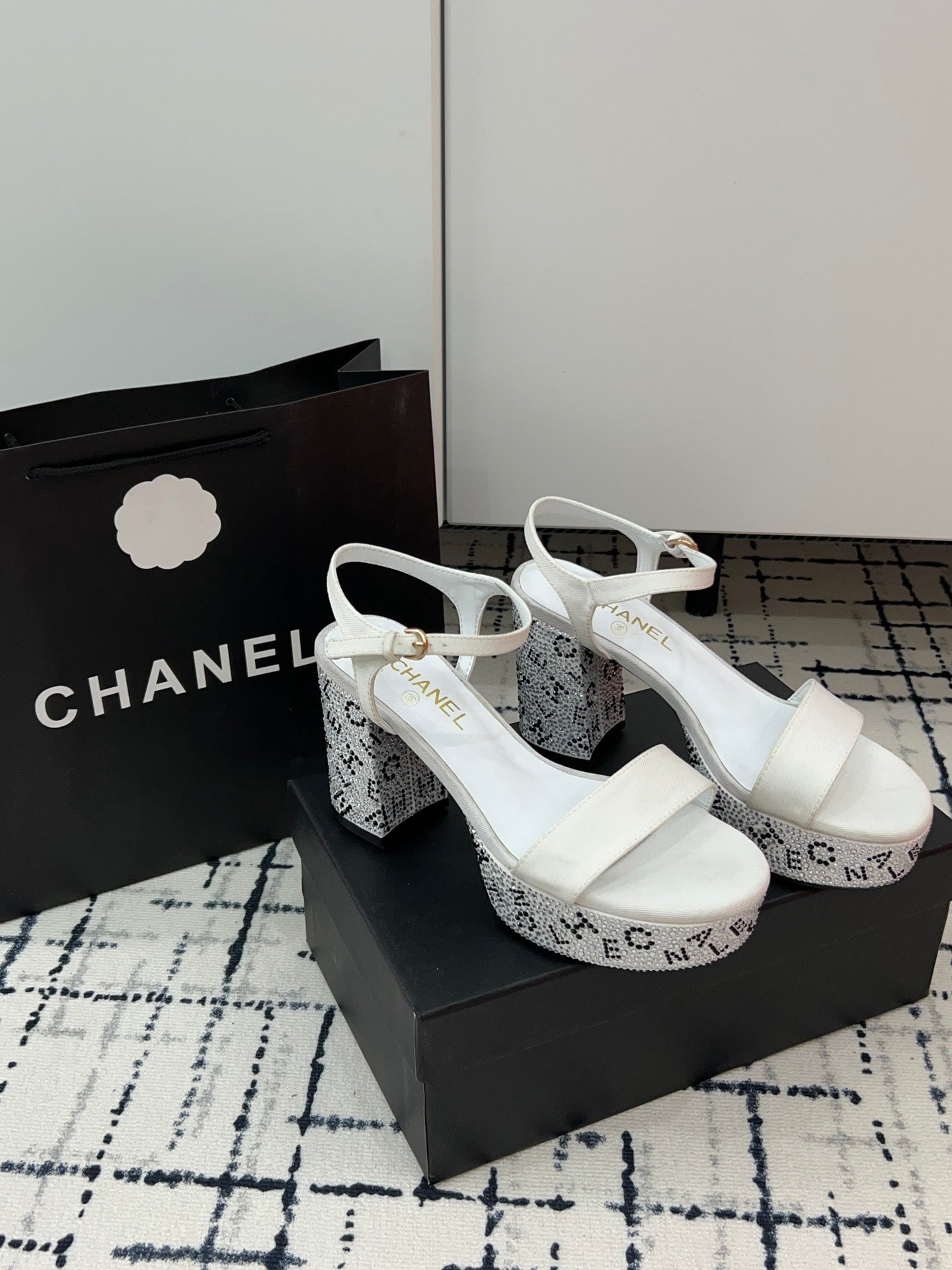 14C41ZDE Stylish High heels