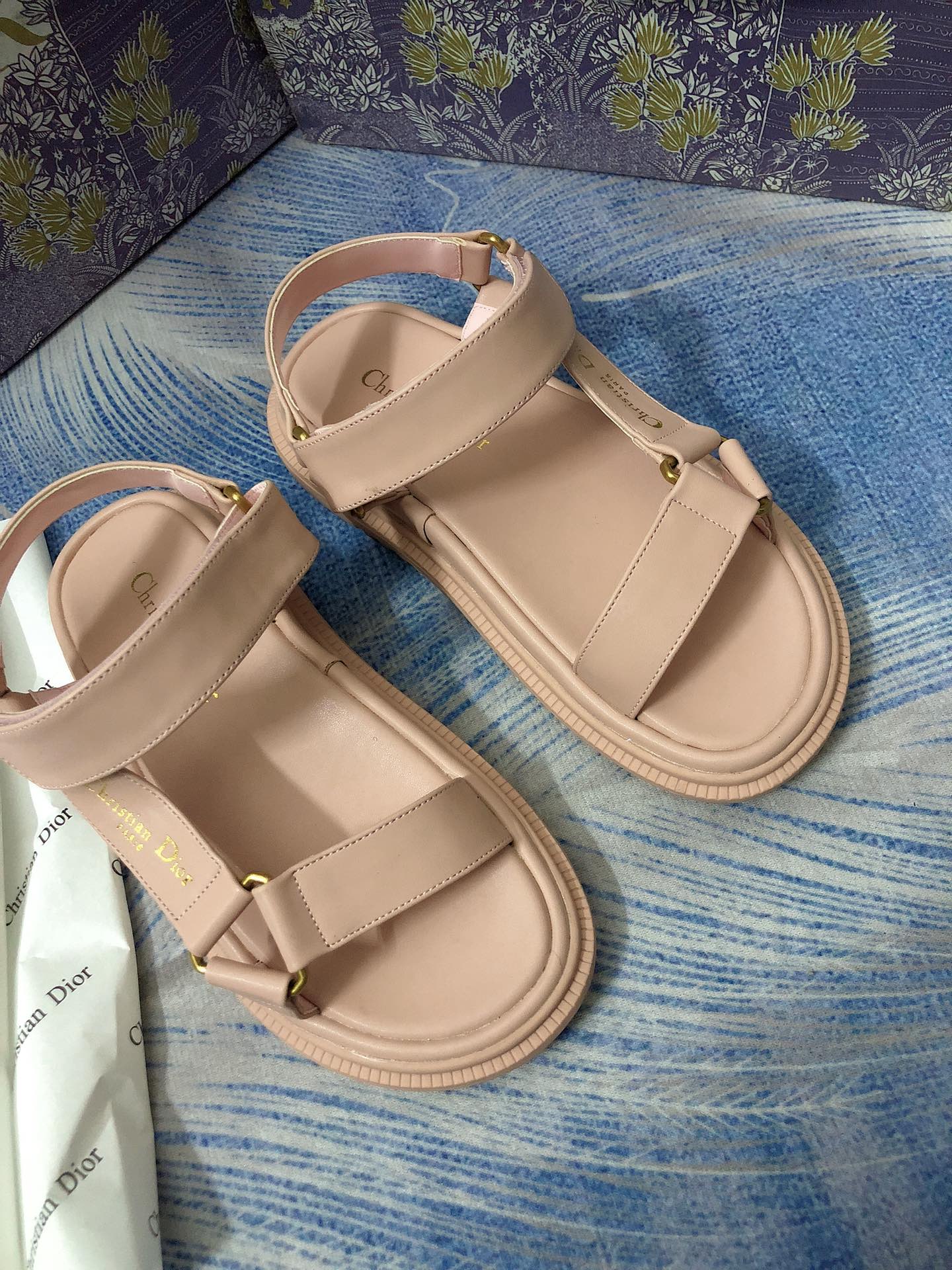 14D8ZDE Stylish sandals