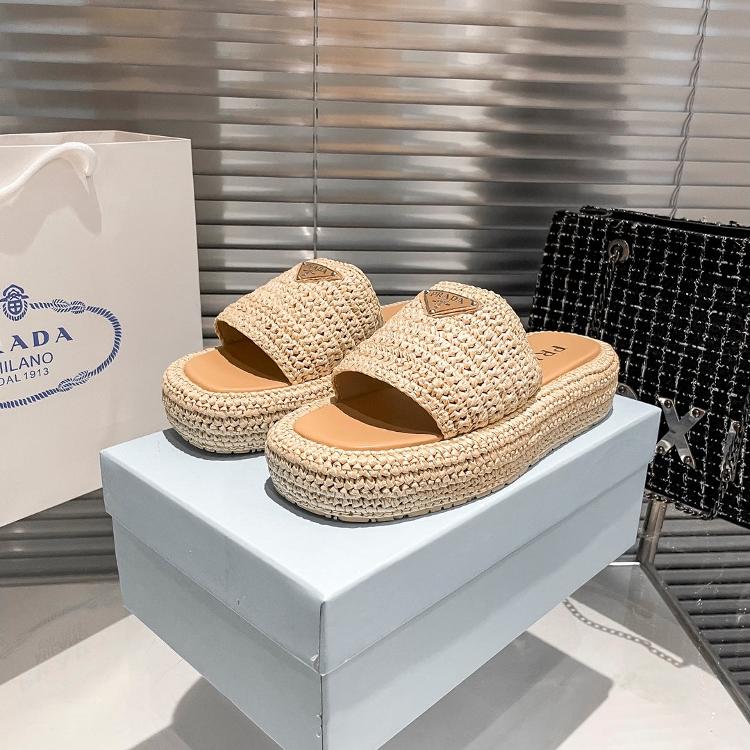 14PD21ZDE Stylish slippers