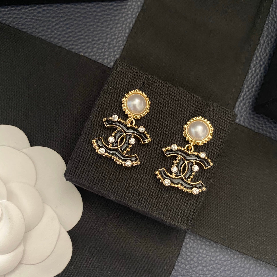 14C801EDE Stylish Earrings