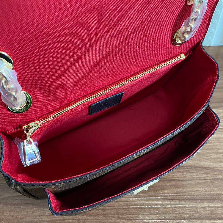 1E55BDE Stylish leather bag