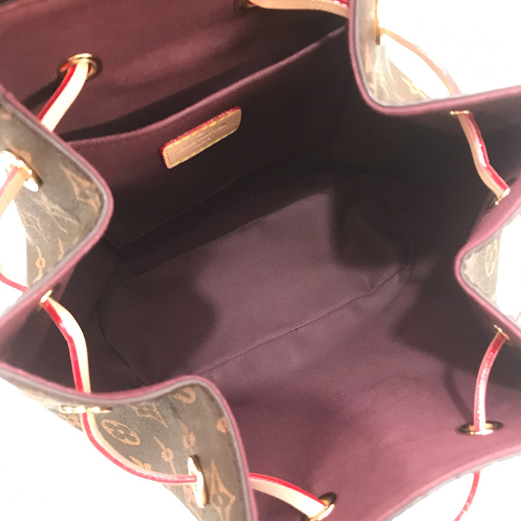 2E72BDE Stylish leather bag