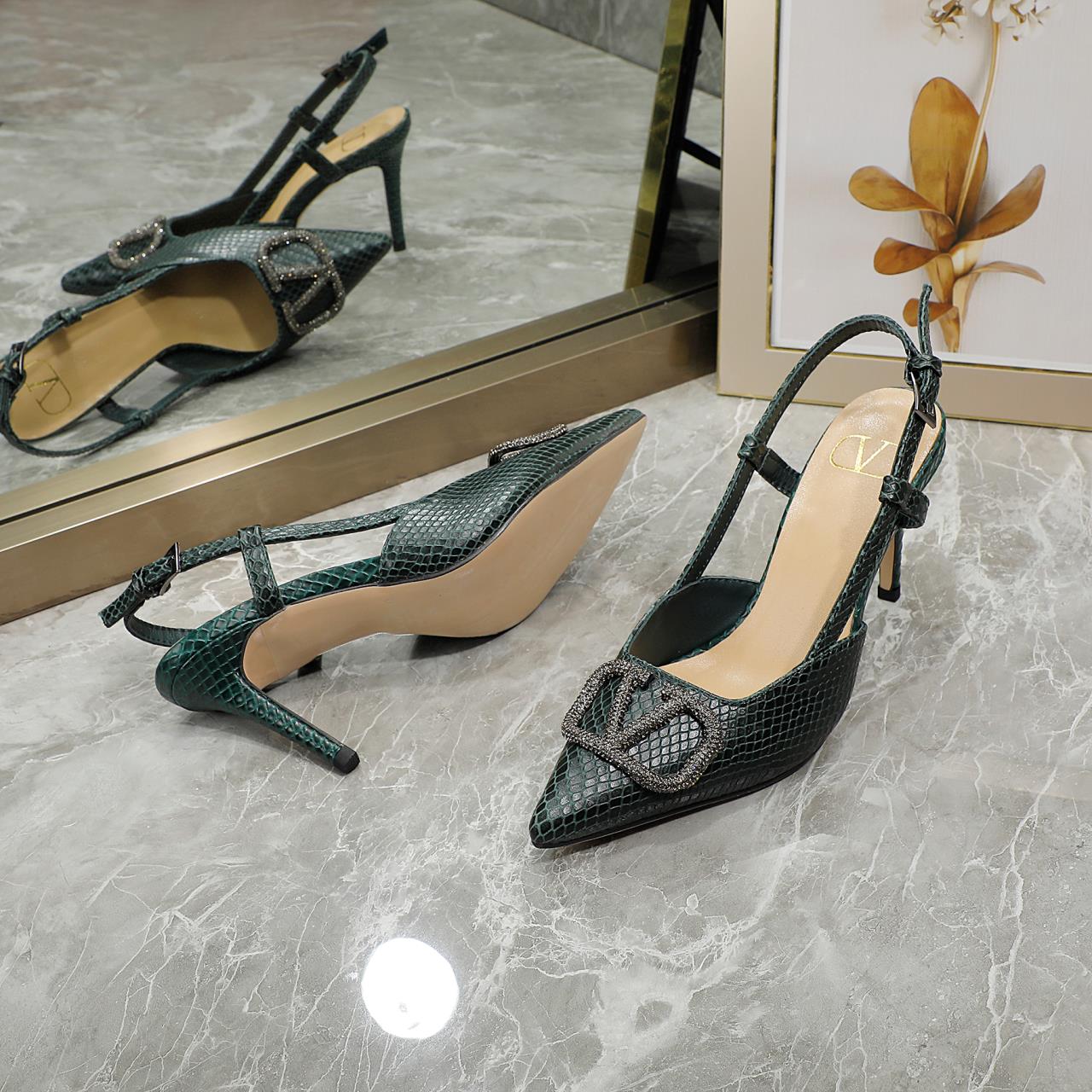 245RVL20ZDE Stylish leather High heels
