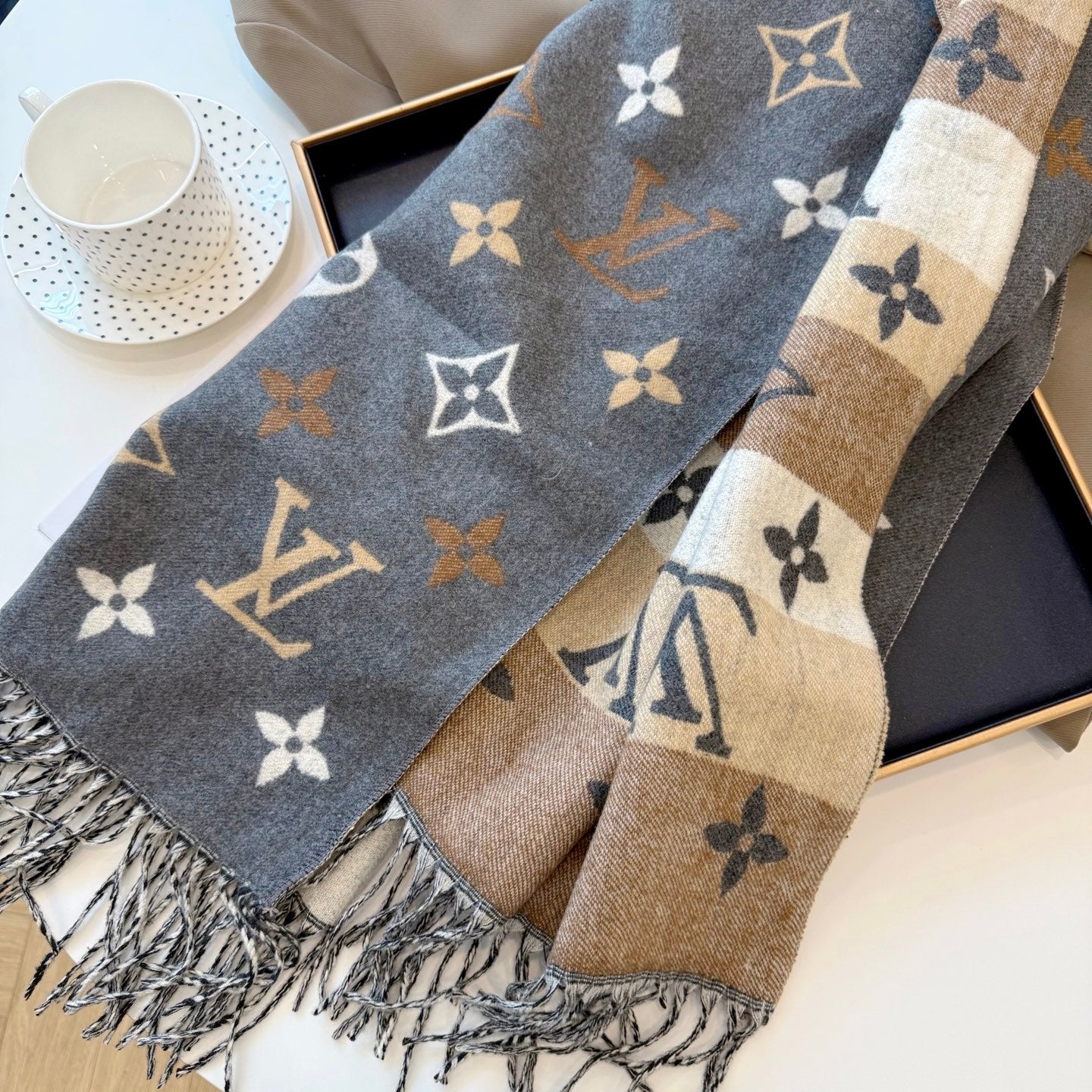 185RE70WDE Stylish Winter Scarves