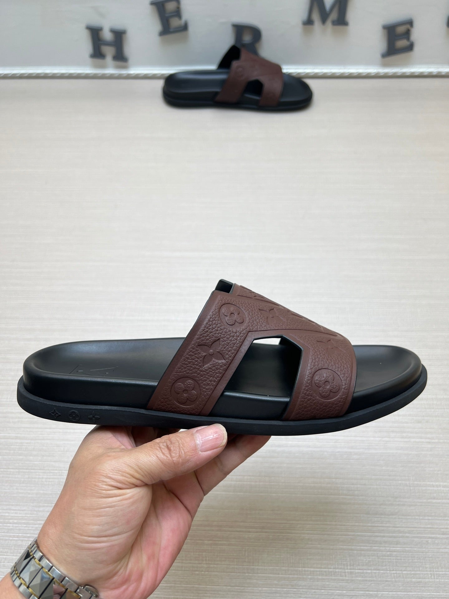54E68ZDE Stylish slippers