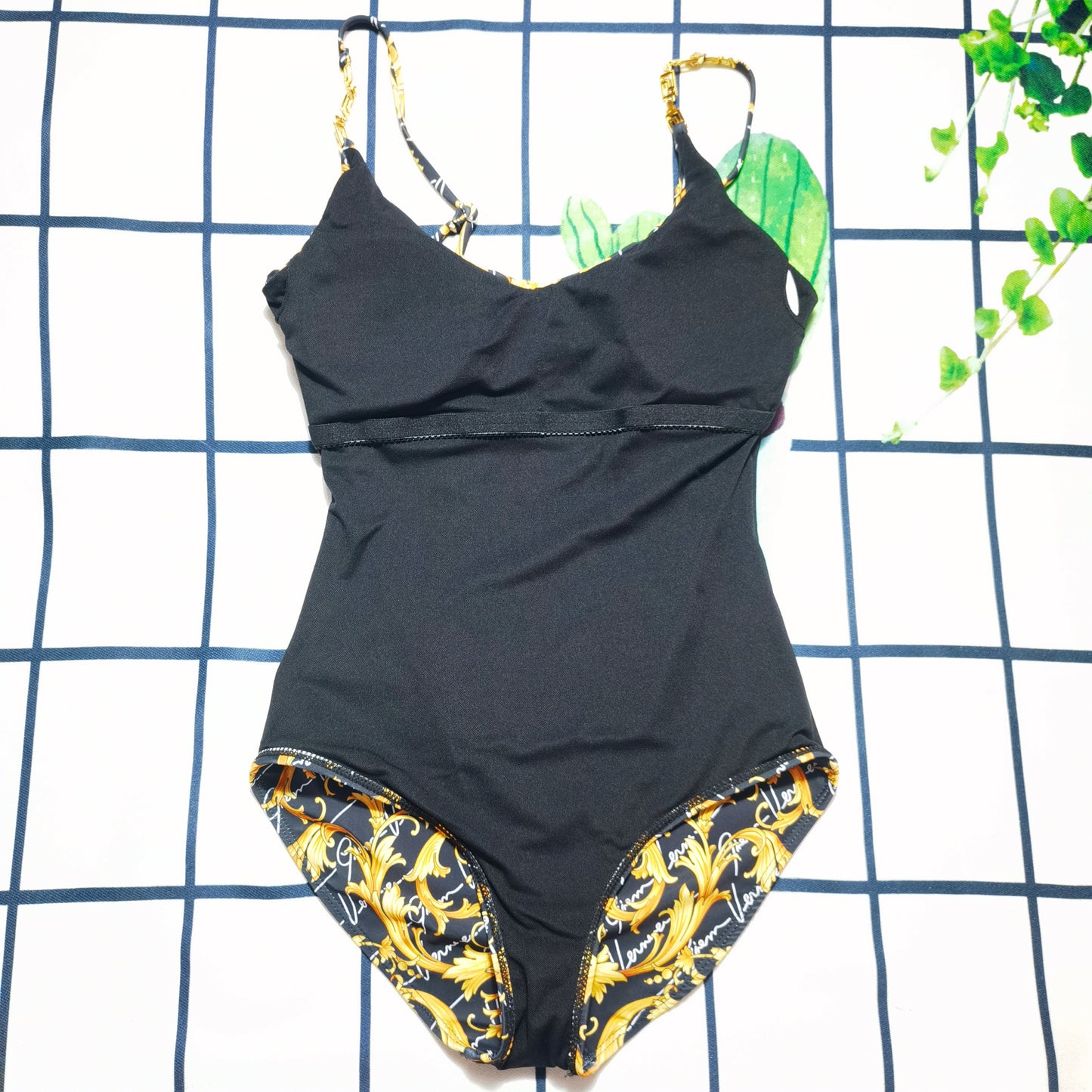 14V154YDE Stylish Bikini swimsuit