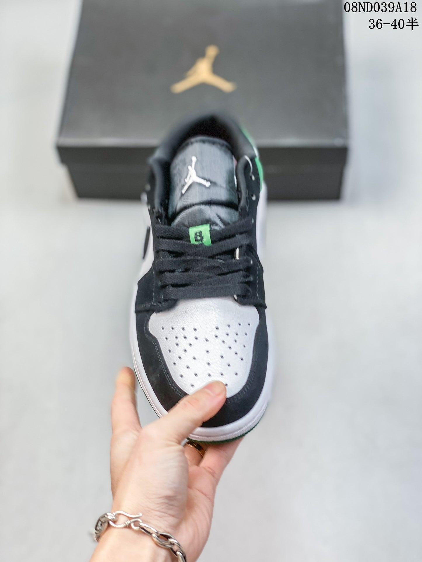 4YN55ZDE Stylish Sneakers (No Box, August-October Big Sale)