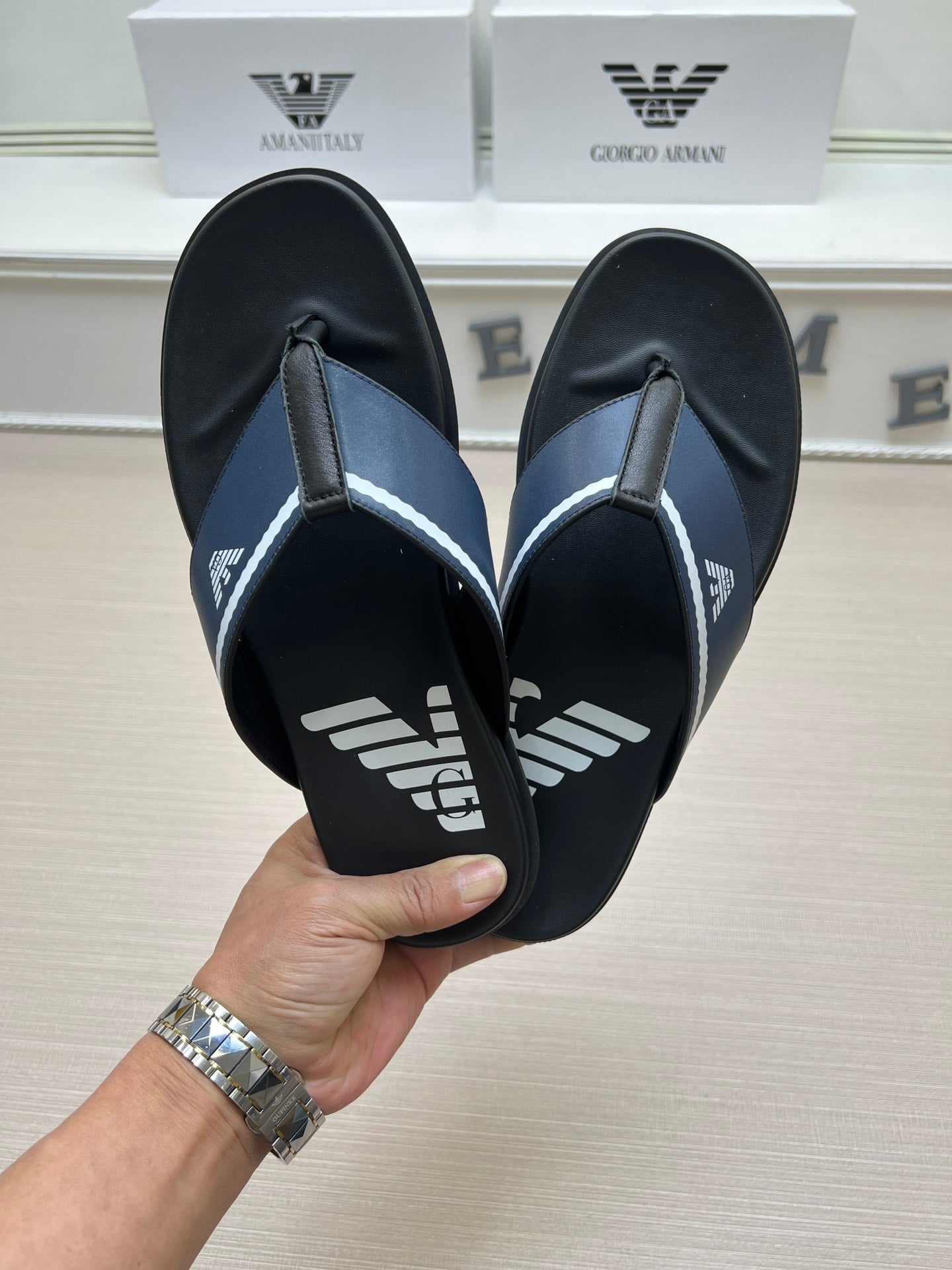 54A104ZDE Stylish slippers