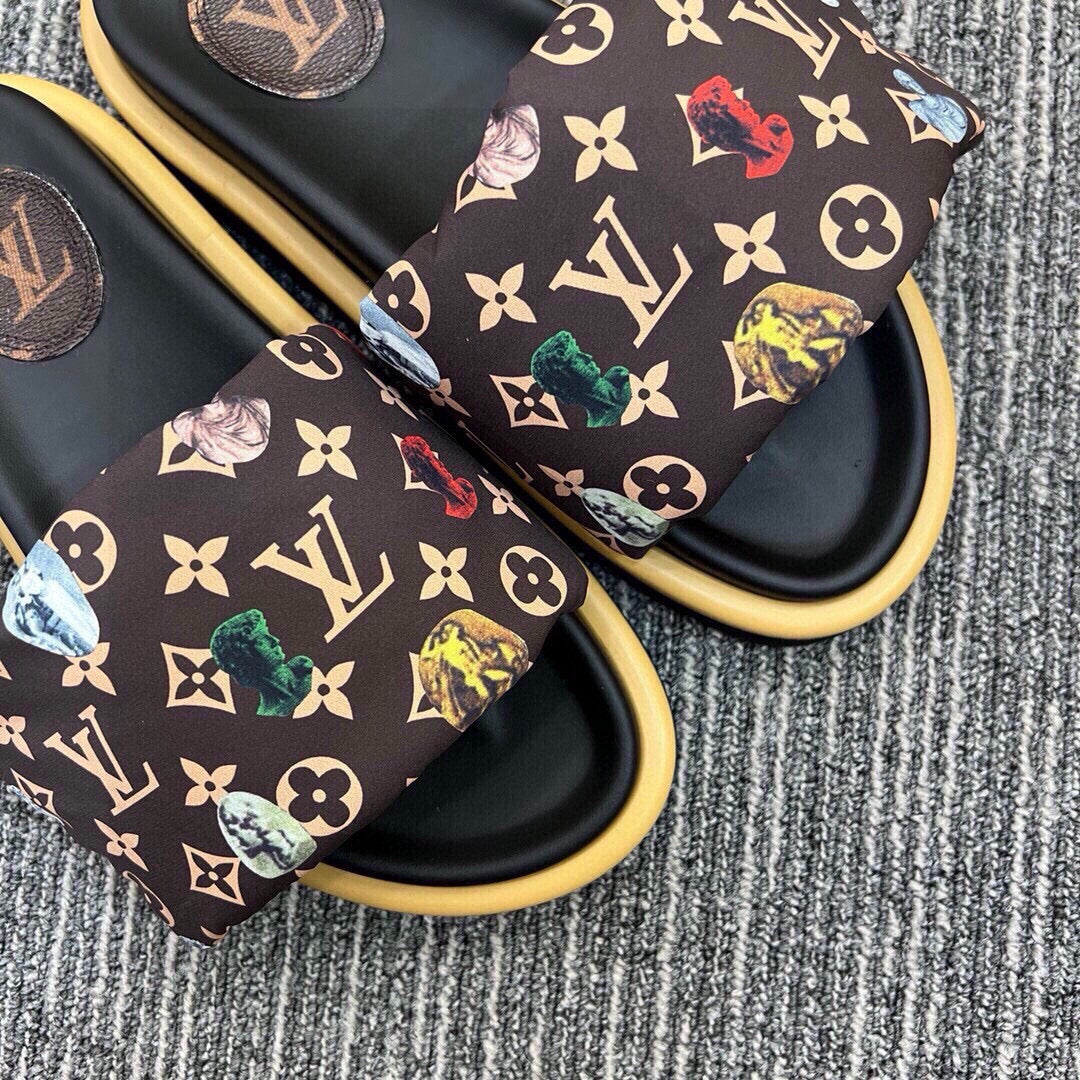 5QE12ZDE Stylish Slippers