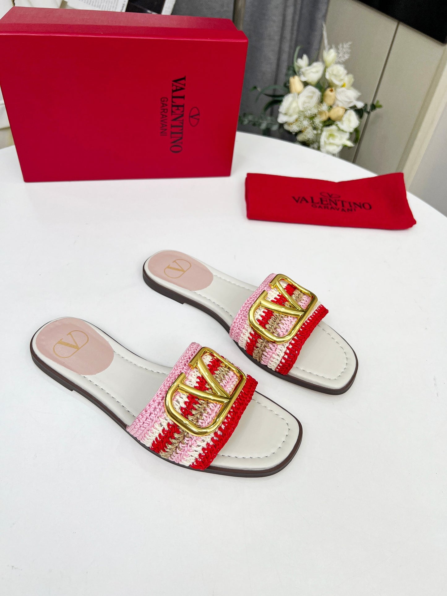 255QVL31ZDE Stylish leather Slippers