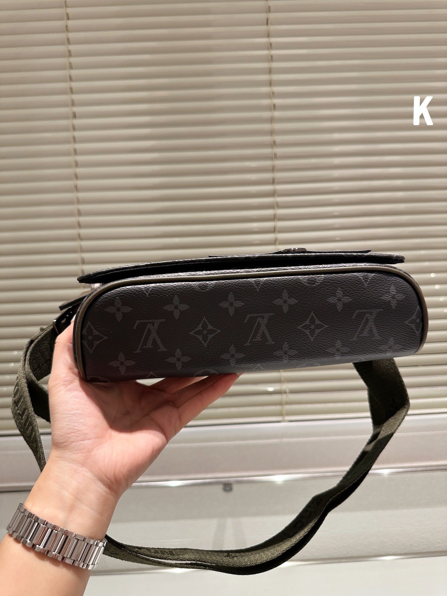 6XE182BDE Stylish leather bag