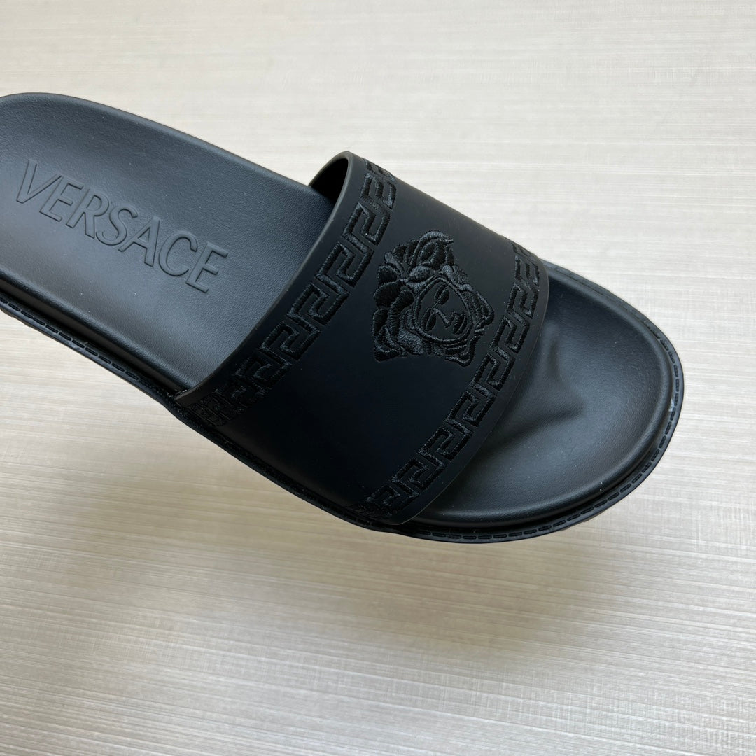 54V53ZDE Stylish slippers