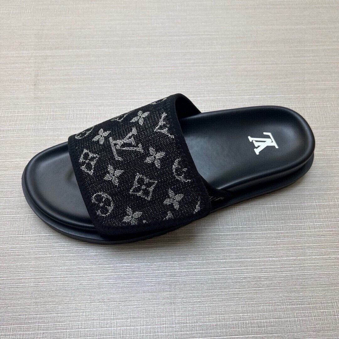 5QE2ZDE Stylish Slippers