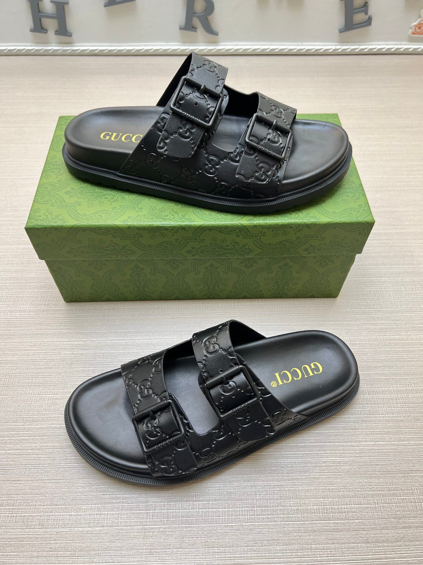 54B91ZDE Stylish slippers