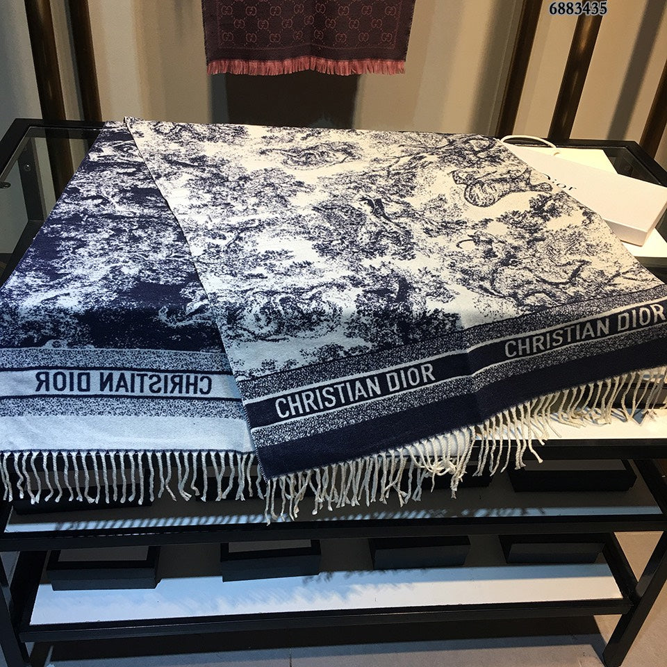 175RD49WDE Stylish Winter Scarves