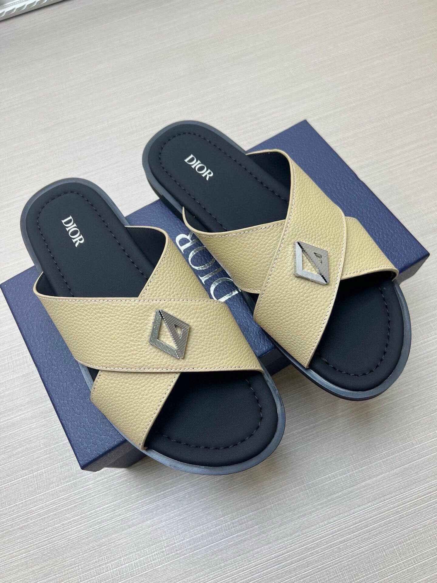 535ZD307ZDE Stylish Slippers