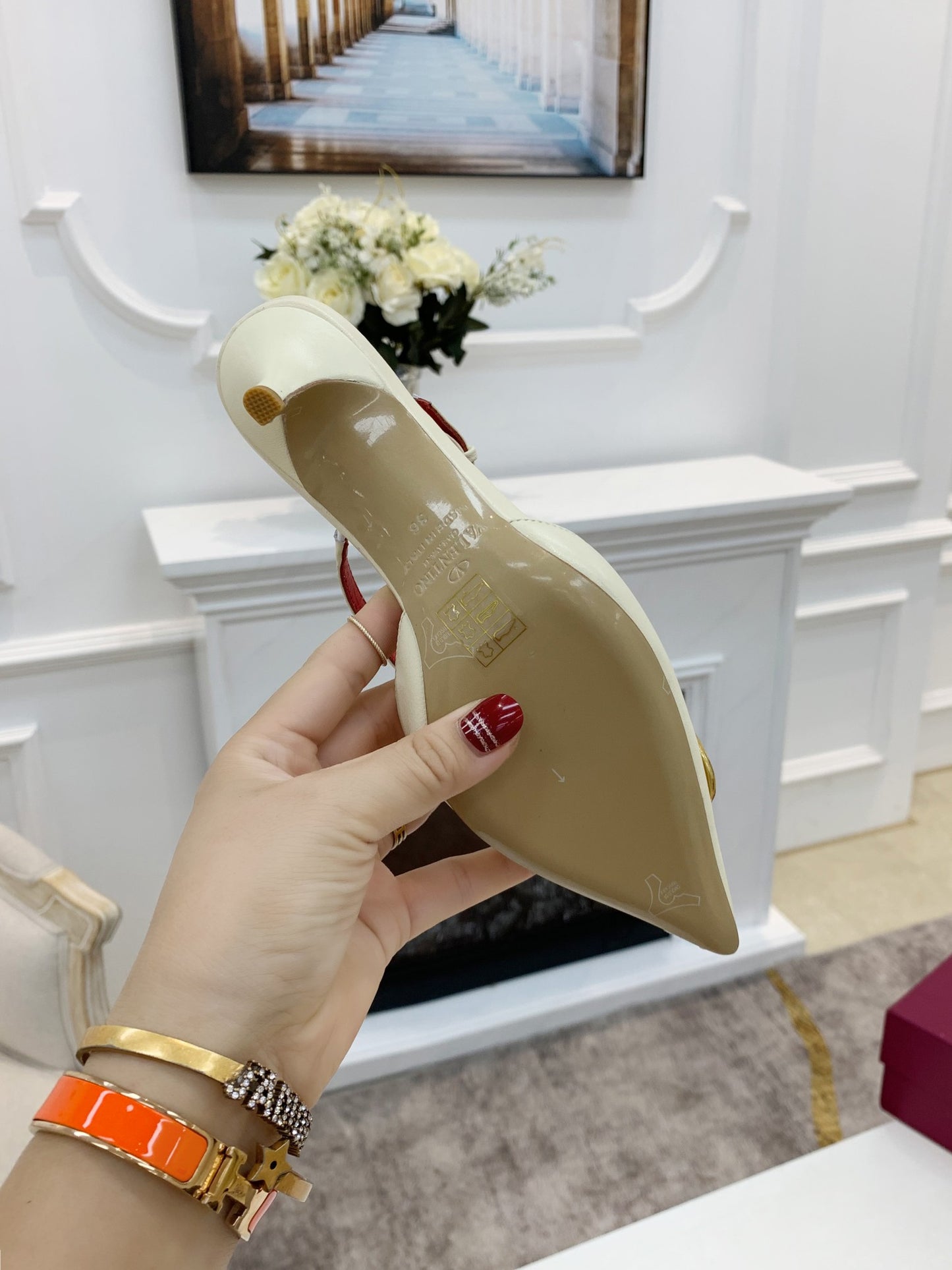 2YVL28ZDE Stylish leather High heels