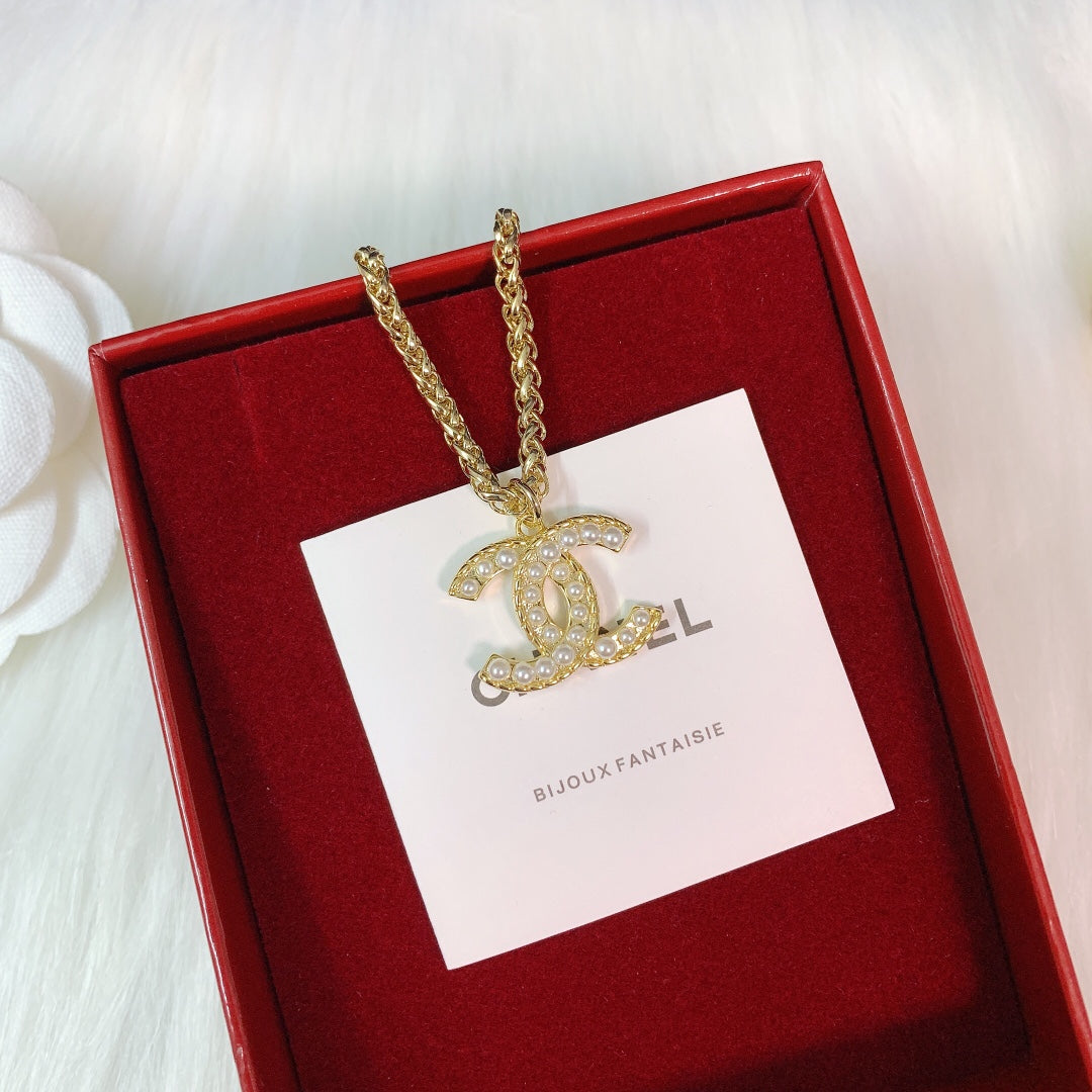 15NC17XDE Stylish Necklaces