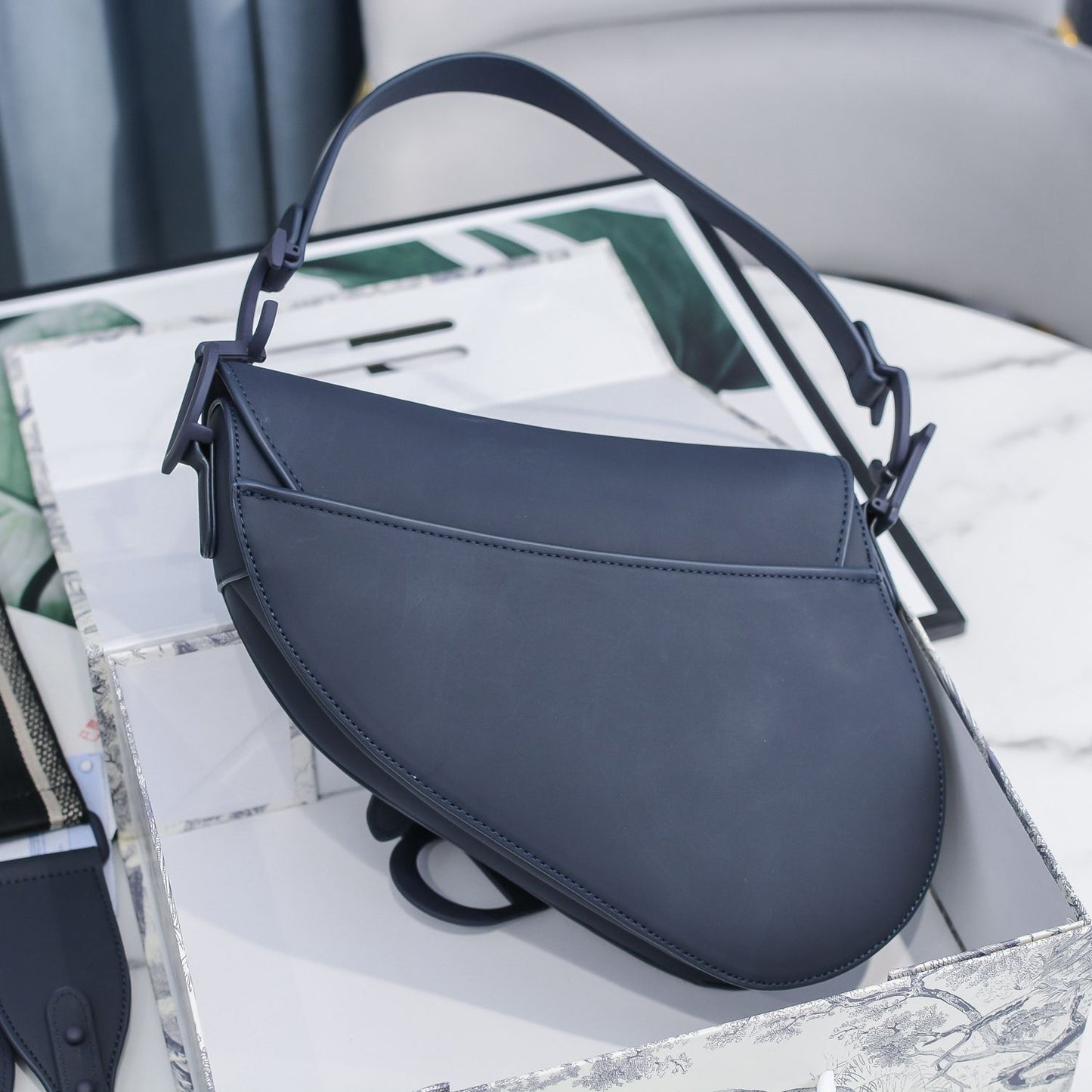 5D10BDE Stylish leather bag