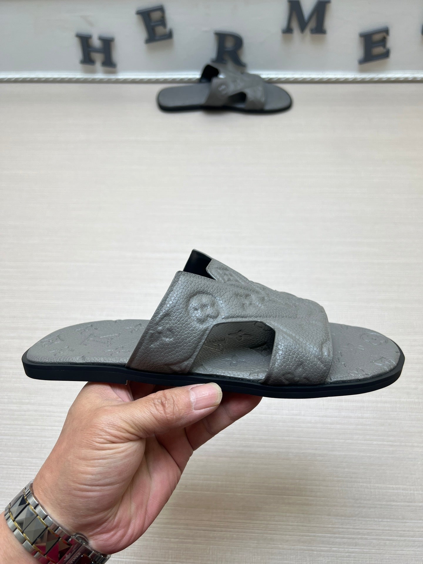 54E34ZDE Stylish slippers