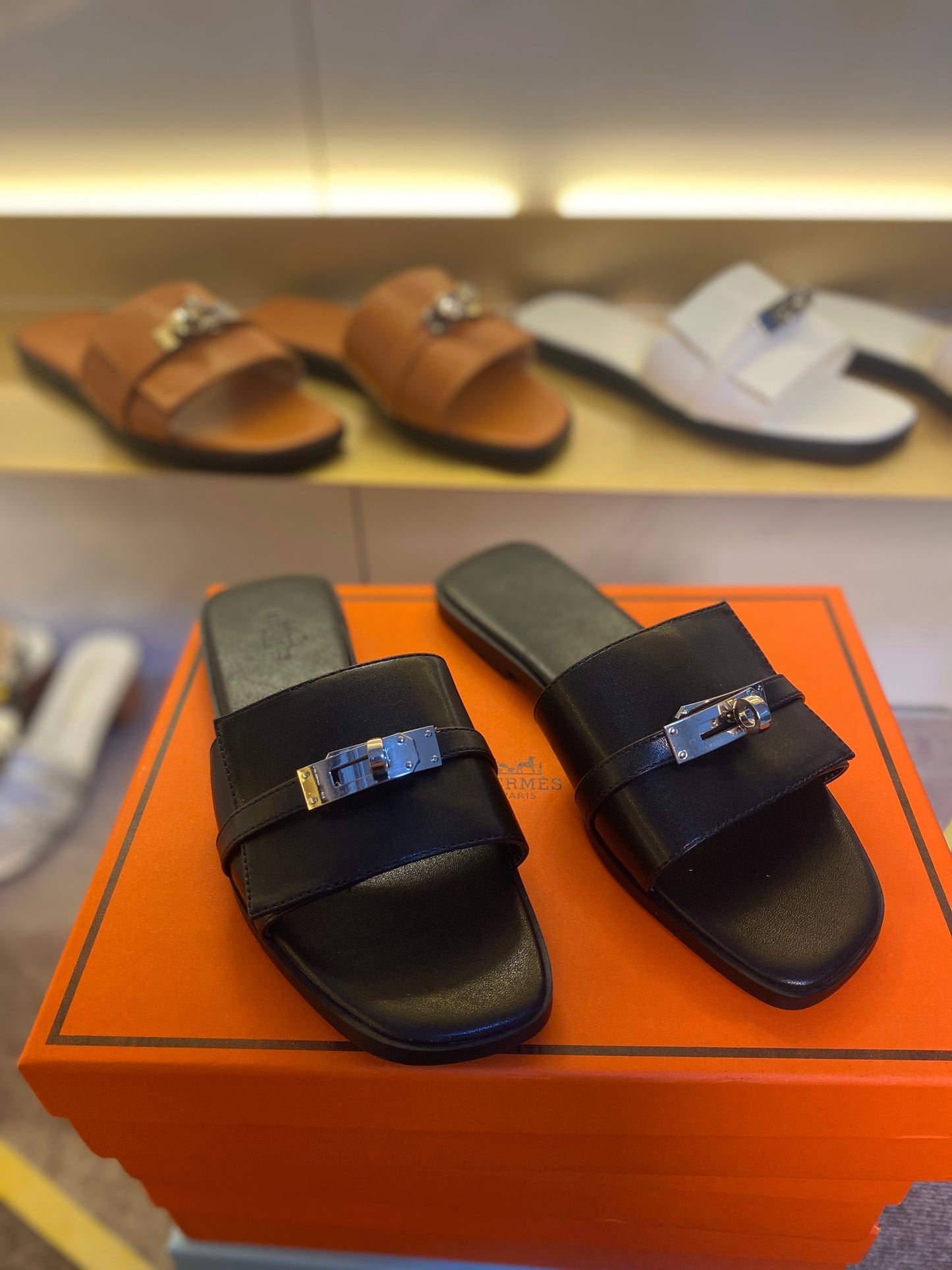 14H33ZDE Stylish slippers