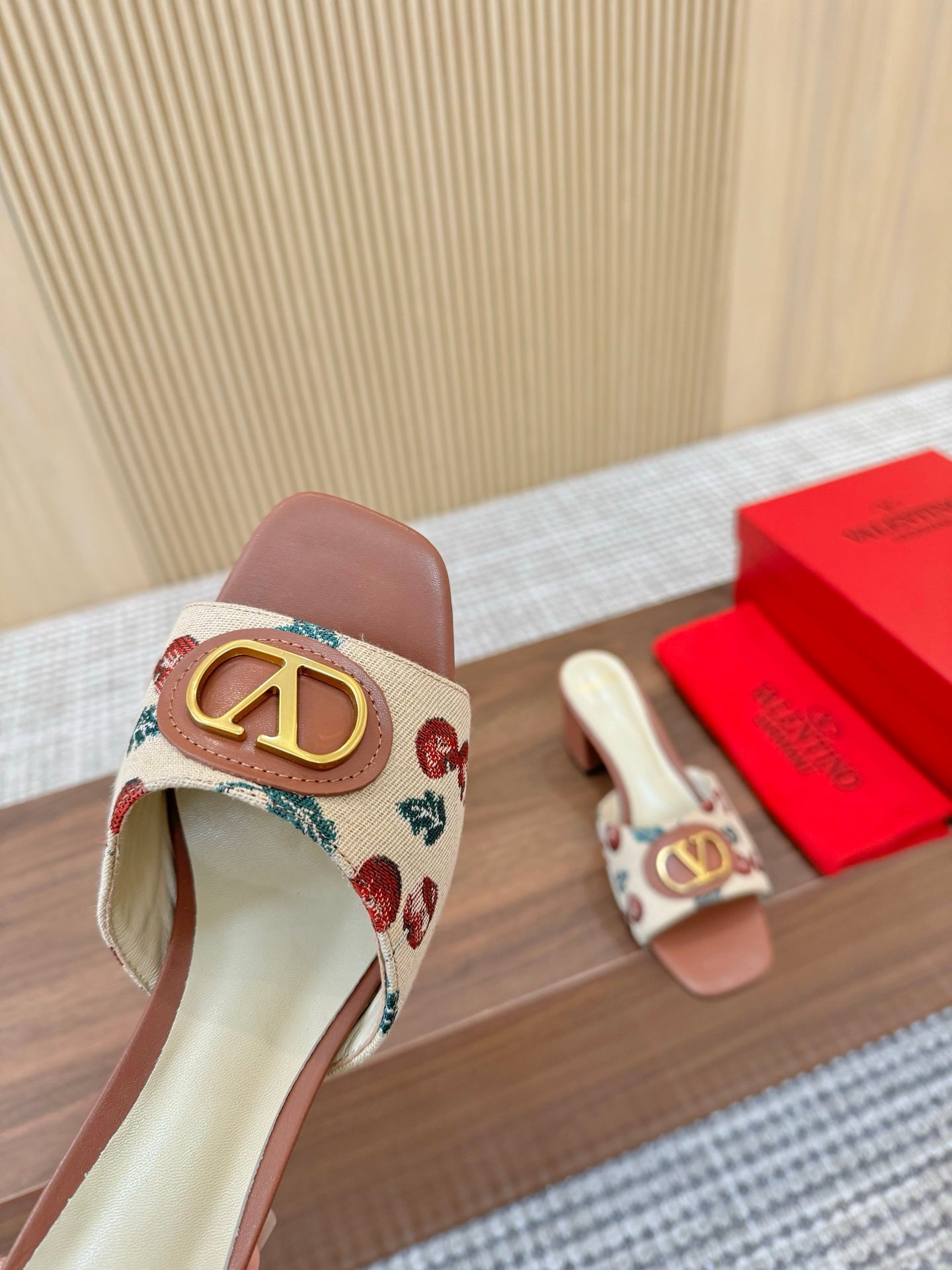 255QVL32ZDE Stylish leather shoes