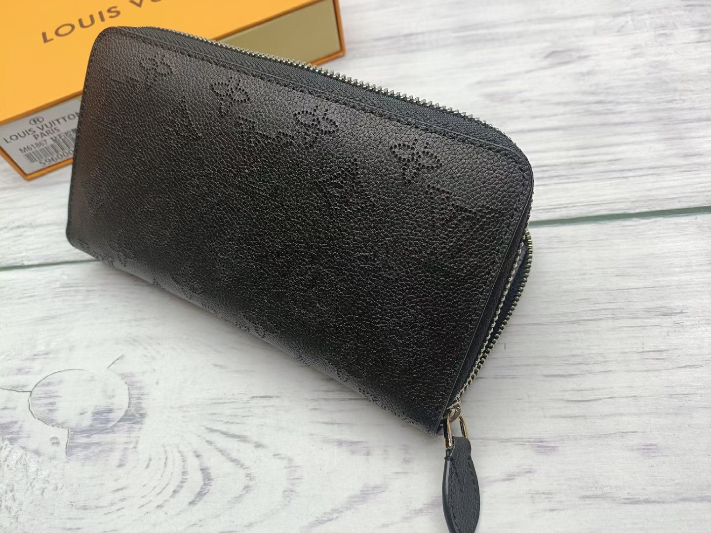 1XE102BDE Stylish leather wallets