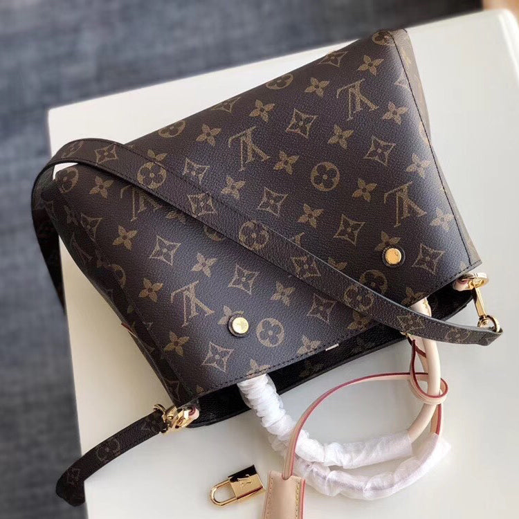 AE35BDE Stylish leather bag
