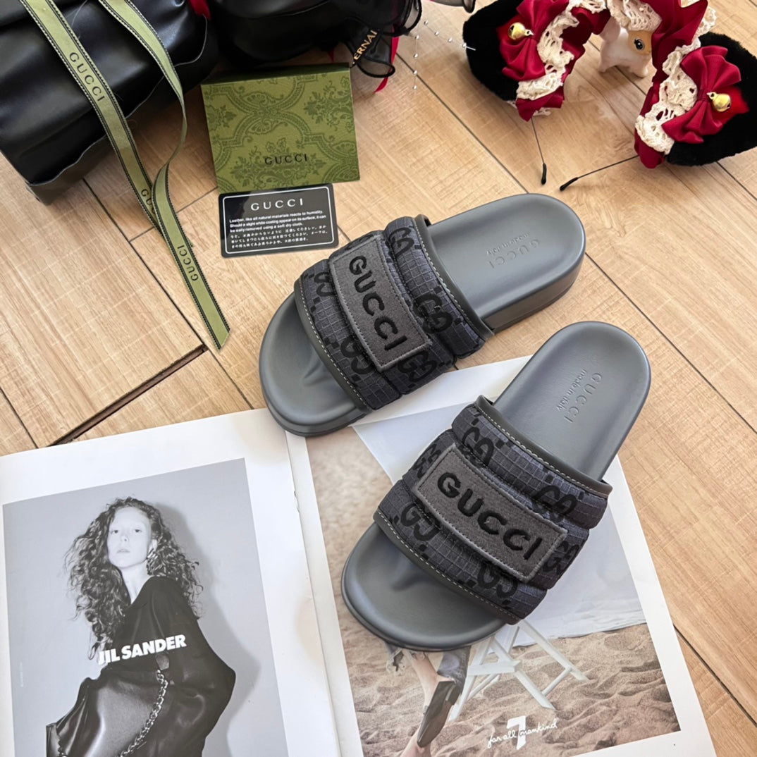 14B84ZDE Stylish Slippers