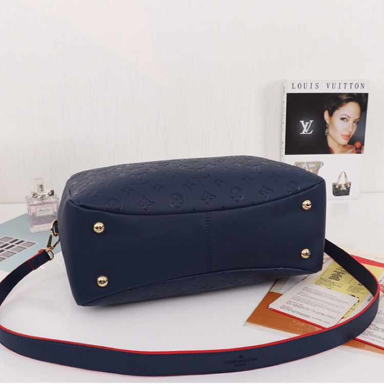 AE14BDE Stylish leather bag