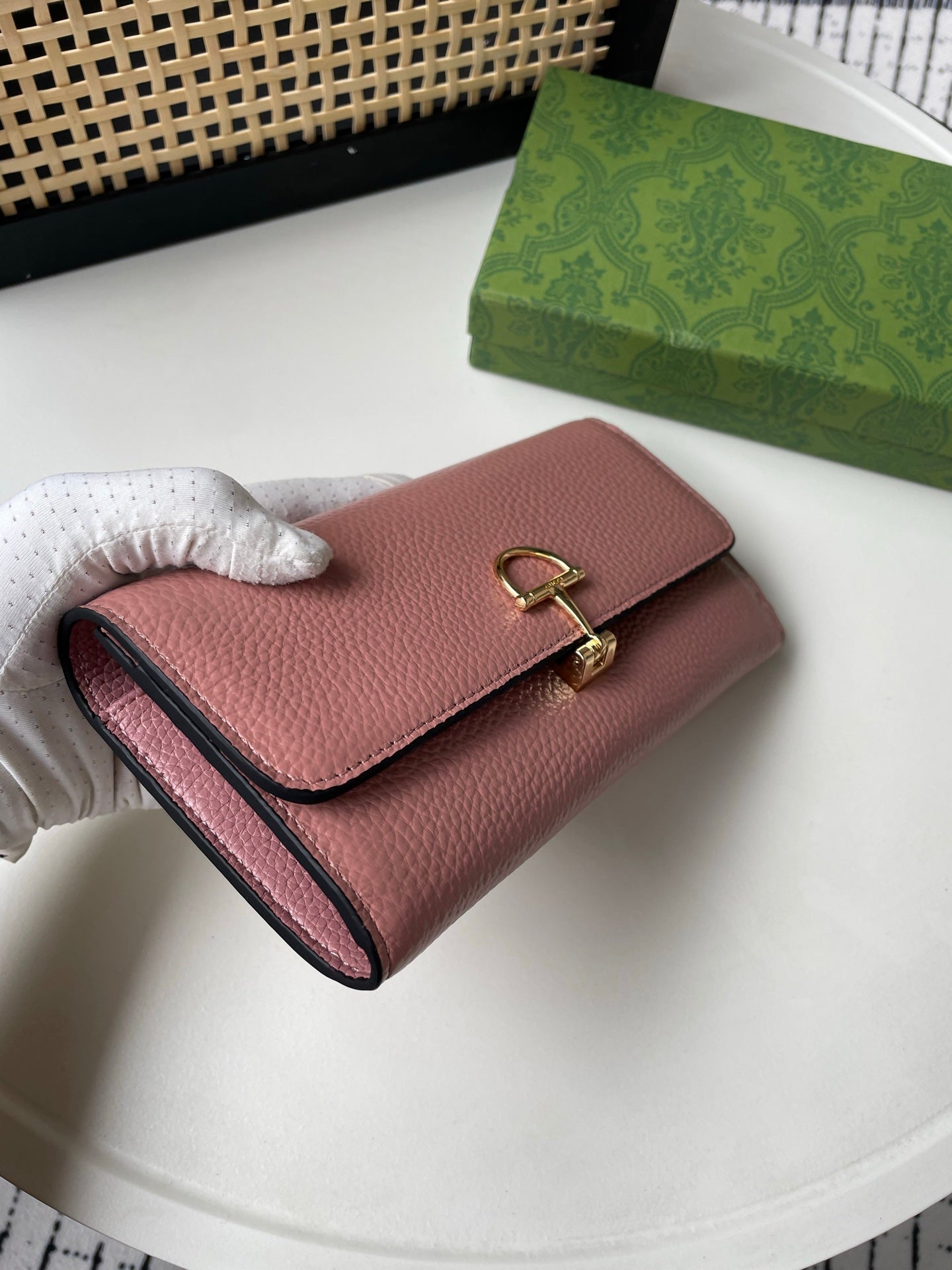 15RB72BDE Stylish leather bag