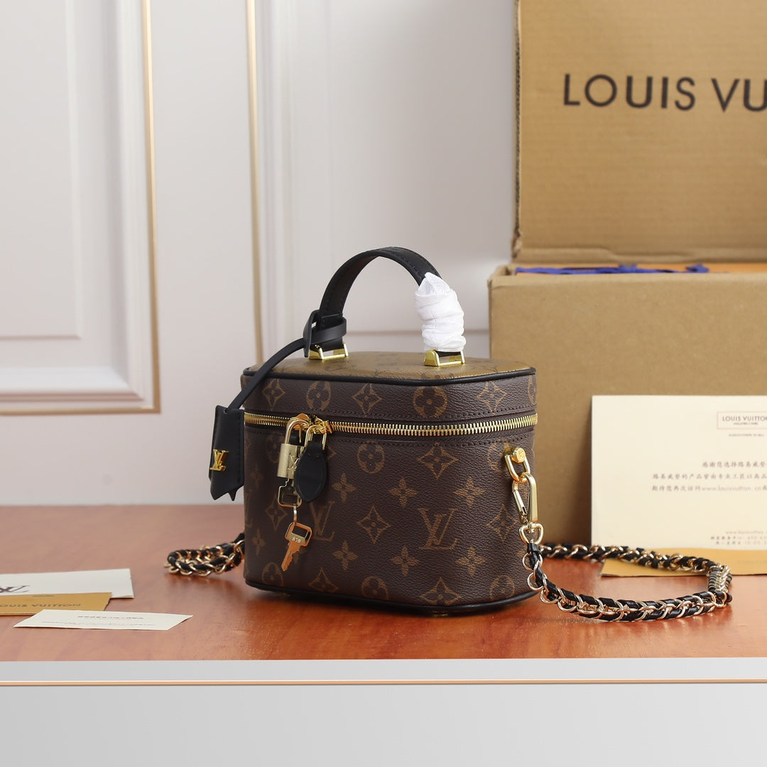 2XE121BDE Stylish leather bag