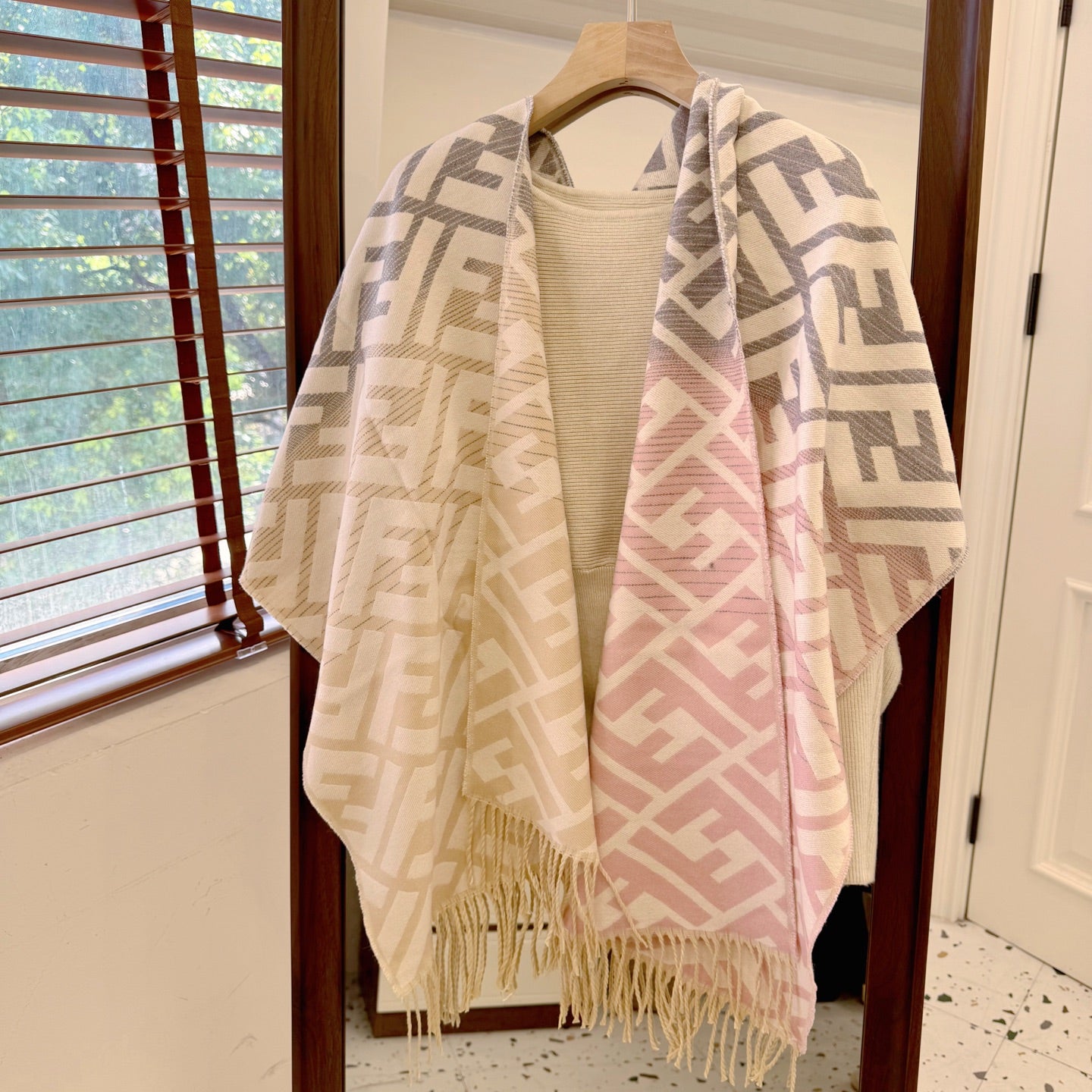 175RF39WDE Stylish Winter Scarves